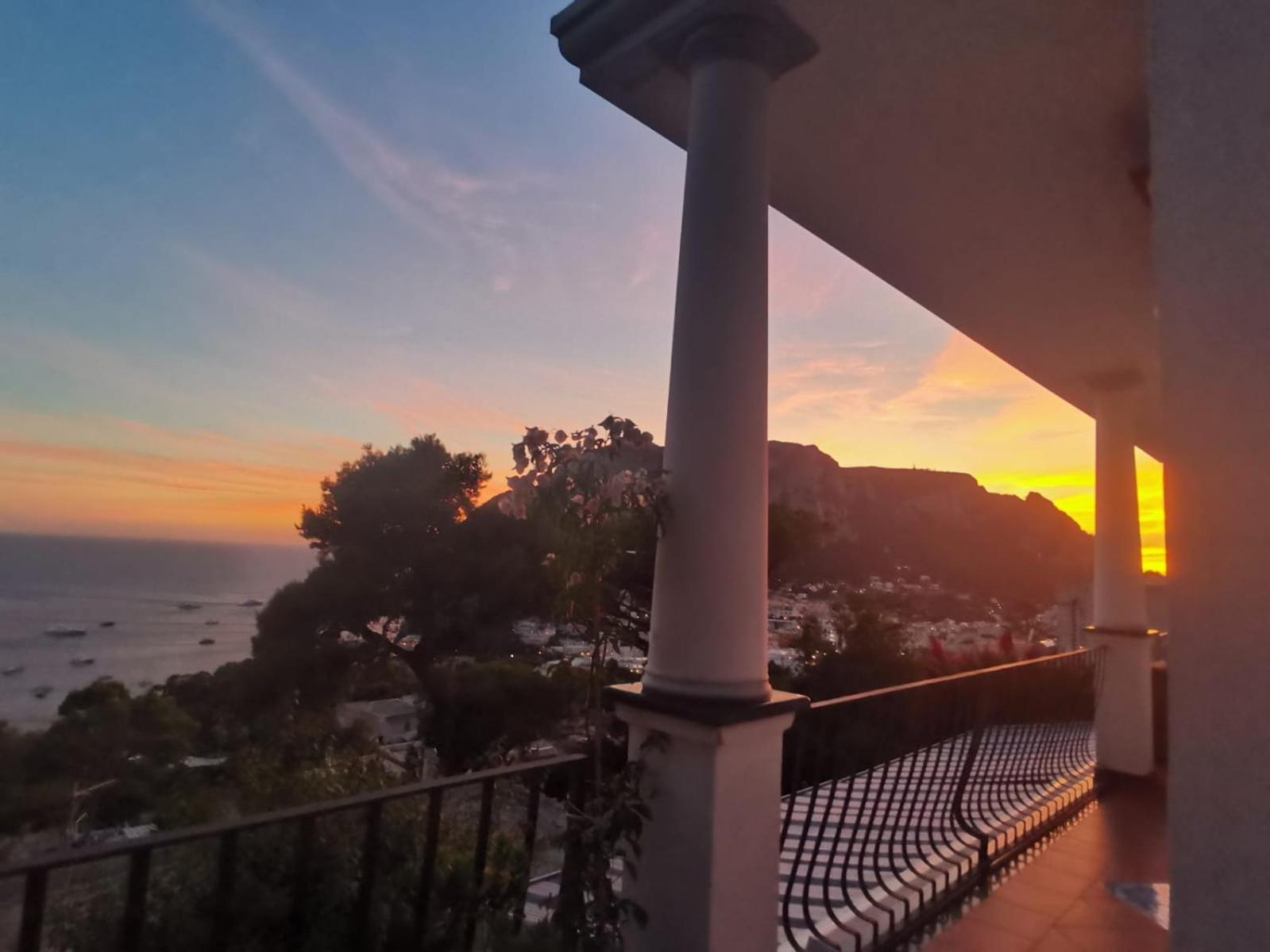 Marvelous Sea View Villa カプリ エクステリア 写真